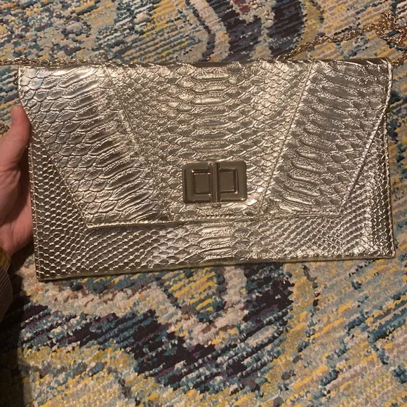 EUC Gold Snakeskin Clutch/Shoulder Evening Bag with Gold Lock and Chain Strap - Picture 1 of 6